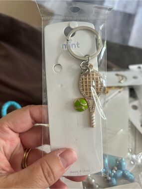 5/$25 mint Gold Tennis Racket & Green Tennis Ball Keychain